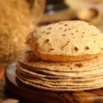 Din Mein Kitni Roti Khani Chahiye: ज्यादा रोटी खा रहे हैं तो संभल जाएं! जानें एक दिन में कितनी रोटी खाना है सेहत के लिए सही