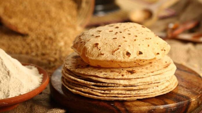 Din Mein Kitni Roti Khani Chahiye: ज्यादा रोटी खा रहे हैं तो संभल जाएं! जानें एक दिन में कितनी रोटी खाना है सेहत के लिए सही Din Mein Kitni Roti Khani Chahiye: ज्यादा रोटी खा रहे हैं तो संभल जाएं! जानें एक दिन में कितनी रोटी खाना है सेहत के लिए सही