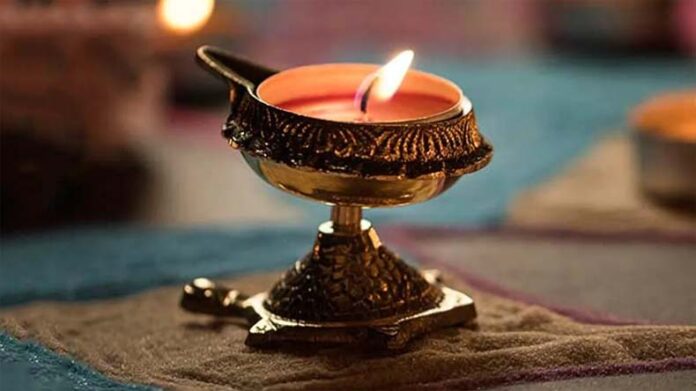 Diwali Deepak Upaay: दीवाली पर घर के इन कोनों में जलाएं दीया