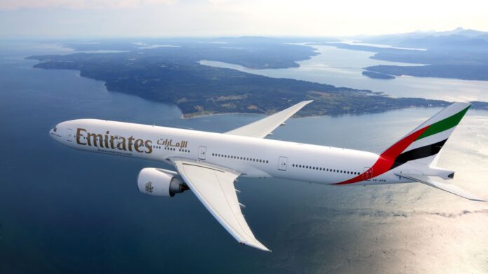 Emirates Flight Power Bank Ban: फ्लाइट में नहीं चला पाएंगे पावर बैंक, फोन-लैपटॉप चार्जिंग पर लगा बैन 