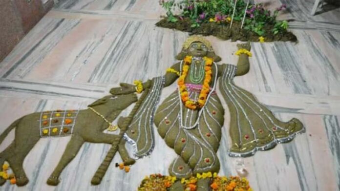 Govardhan Puja: जानें गोवर्धन पूजा खत्म होने के बाद गोबर के दीप और पर्वत का ऐसे करें विसर्जन