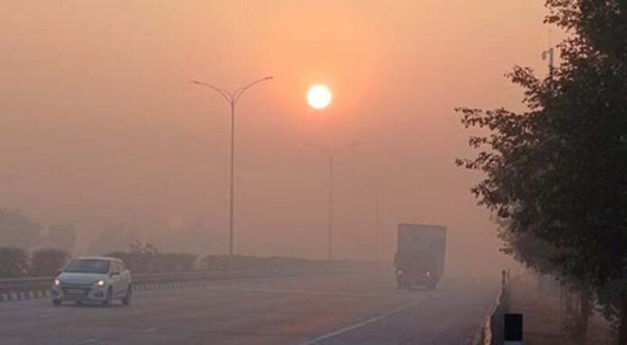 Haryana Weather Update: हरियाणा के महेंद्रगढ़ की रातें शिमला जैसी ठंडी, 4 जिलों में प्रदूषण बढ़ा