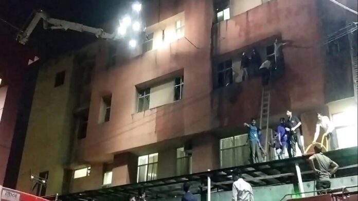 Jaipur SMS Hospital Fire: जयपुर के SMS अस्पताल में दर्दनाक हादसा! आग में 8 की मौत 