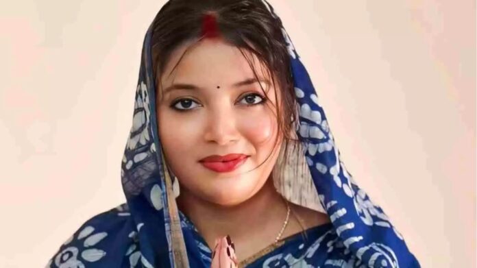 Jyoti Singh-Pawan Singh Controversy: धनतेरस पर बधाई देना पड़ा भारी! पवन सिंह की पत्नी Jyoti Singh हुईं बुरी तरह ट्रोल Jyoti Singh-Pawan Singh Controversy: धनतेरस पर बधाई देना पड़ा भारी! पवन सिंह की पत्नी Jyoti Singh हुईं बुरी तरह ट्रोल