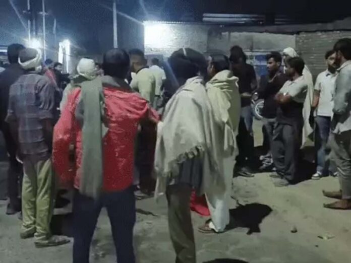 Karnal Road Accident Death: करनाल में तेज रफ्तार डंपर ने बाइक सवार युवक को कुचला Karnal Road Accident Death: करनाल में तेज रफ्तार डंपर ने बाइक सवार युवक को कुचला