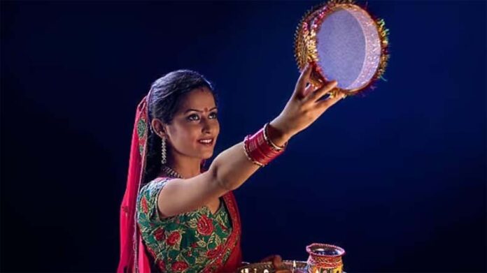 Karwa Chauth Vrat: कल रखा जाएगा करवा चौथ का व्रत