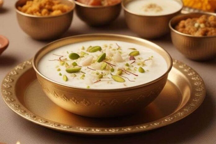 Dhanteras Upaay: धनतेरस पर कुबेर को लगाना चाहिए खीर का भोग