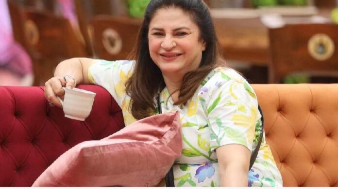 ‘2 शादियां, 2 लिव-इन और 4 रोमांस…’ Bigg Boss 19 में Kunickaa Sadanand का खुलासा सुनकर दंग रह गए फैन्स