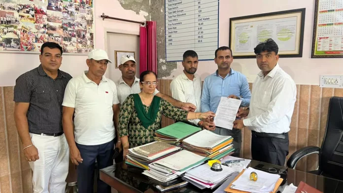 Jind News : ऑनलाइन कार्यों का बहिष्कार करेगा एमपीएचडब्ल्यू वर्ग, सौंपा ज्ञापन