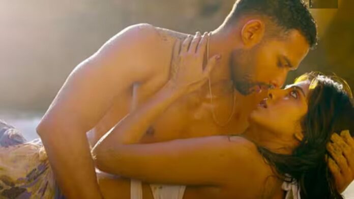 Malavika Mohanan Intimate Scenes: 32 साल की मालविका मोहनन को हीरो संग पानी में शूट करना पड़ा इंटीमेट सीन, फिर सेट पर जो जानकर रह जाएंगे दंग