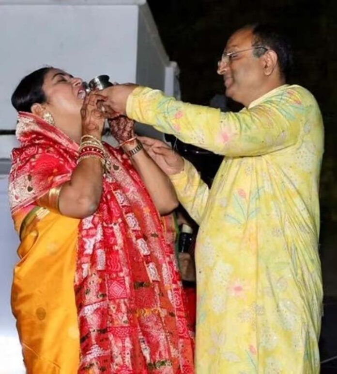 CM Rekha Gupta Karwa Chauth: मुख्यमंत्री रेखा गुप्ता के ‘करवा चौथ’ प्रोग्राम पर भाजपा और आप में जुबानी जंग CM Rekha Gupta Karwa Chauth: मुख्यमंत्री रेखा गुप्ता के ‘करवा चौथ’ प्रोग्राम पर भाजपा और आप में जुबानी जंग