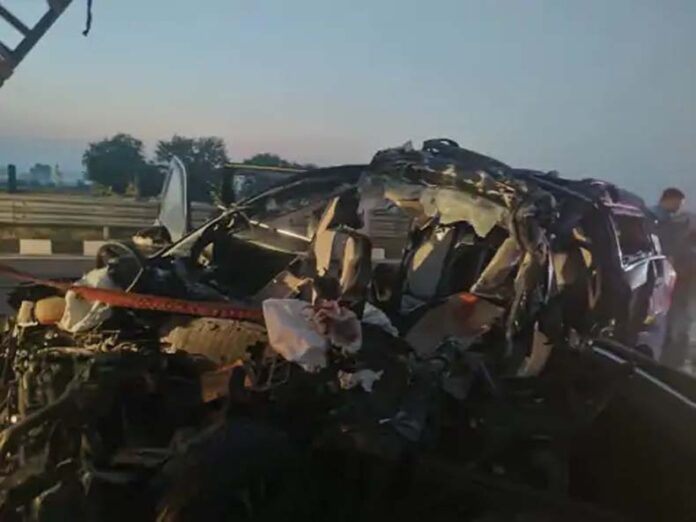 Rohtak Accident Death: रोहतक में 152डी फ्लाईओवर पर सड़क किनारे खड़े ट्रक में टकराई कार, 3 लोगों की मौत Rohtak Accident Death: रोहतक में 152डी फ्लाईओवर पर सड़क किनारे खड़े ट्रक में टकराई कार, 3 लोगों की मौत