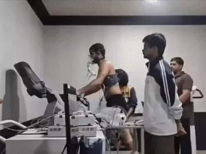 Sandeep Arya Body Research: 37 घंटे लगातार बिना रुके सूर्य नमस्कार करने वाले हरियाणा के संदीप के शरीर पर पौलेंड के वैज्ञानिक ने की रिसर्च