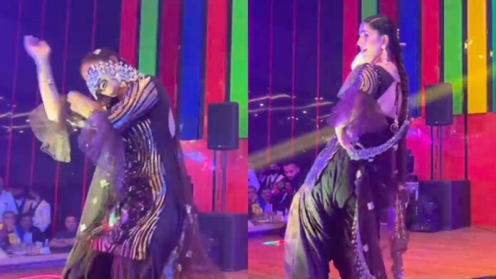 Sapna Choudhary Dance Video: सपना चौधरी ने स्टेज पर लगाई आग! एक कातिलाना स्टेप और भीड़ हो गई दीवानी, देखें वायरल वीडियो Sapna Choudhary Dance Video: सपना चौधरी ने स्टेज पर लगाई आग! एक कातिलाना स्टेप और भीड़ हो गई दीवानी, देखें वायरल वीडियो