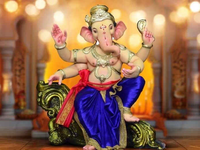 Vinayaka Chaturthi Aarti: विनायक चतुर्थी की पूजा में जरूर करें इस आरती का पाठ Vinayaka Chaturthi Aarti: विनायक चतुर्थी की पूजा में जरूर करें इस आरती का पाठ