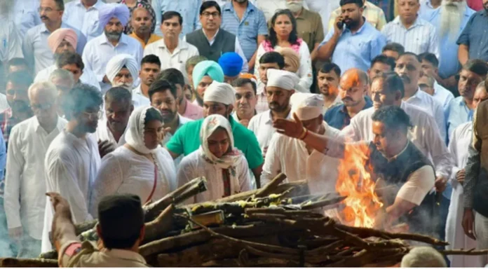 ADGP Suicide Update : नाैंवे दिन हुआ पूरण कुमार का अंतिम संस्कार ,चार घंटे तक चला पोस्टमार्टम