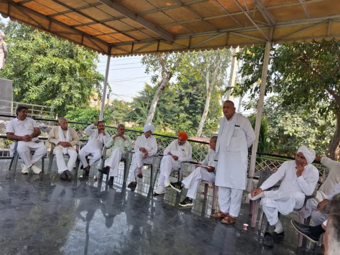 A meeting was held at the Jat Dharamshala, and an 11-member committee was formed. Jind News : जाट धर्मशाला में बैठक करके 11 सदस्यीय कमेटी का किया गठन