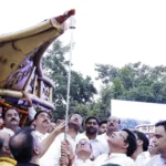 Faridabad News : फरीदाबाद में 15 फीट ऊँचे आशादीप का प्रज्ज्वलन प्रकाश एकता और आशा का संदेश लेकर जगमगाया दीपोत्सव
