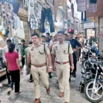 Jind News : त्योहारों के दृष्टिगत पुलिस ने बाजारों में निकाला फ्लैग मार्च