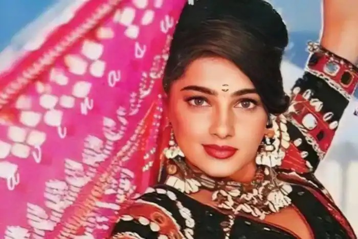 Govinda Film: गोविंदा की सबसे बड़ी फ्लॉप फिल्म बनी अभिशाप! 8 साल छोटी एक्ट्रेस संग किया था रोमांस, डूब गया करियर और हुई बदनाम