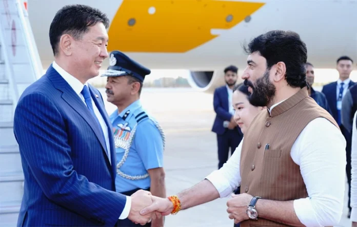 India-Mongolia Relations: भारत पहुंचे मंगोलियाई राष्ट्रपति खुरेलसुख उखना, आज पीएम मोदी से मिलेंगे, हो सकते हैं कई समझौते India-Mongolia Relations