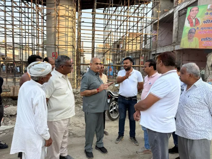 Faridabad News : विधायक पं मूलचंद शर्मा ने किया बल्लभगढ़ मोहना एलिवेटेड पुल का निरीक्षण