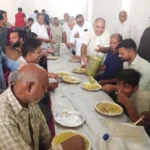 Faridabad News : जनहित समिति ने गोवर्धन पूजा के अवसर पर भंडारे का आयोजन किया