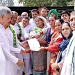 Jind News : मेला मंडी नरवाना में इनेलो कार्यकर्ताओं ने किया प्रदर्शन