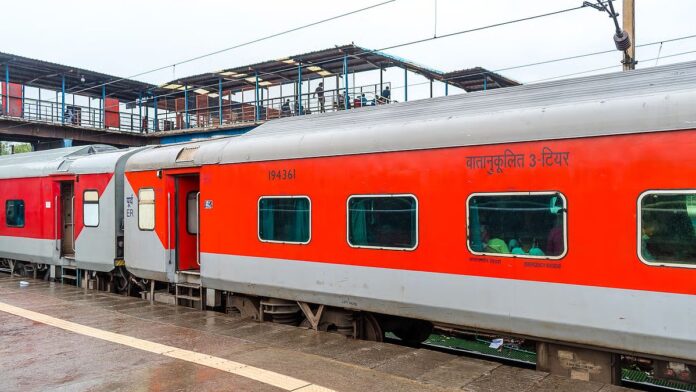 Indian Railways New Rules: 1 अक्टूबर से भारतीय रेलवे के नए नियम! यात्रियों को बड़ी राहत, जानें अब क्या होंगे बदलाव