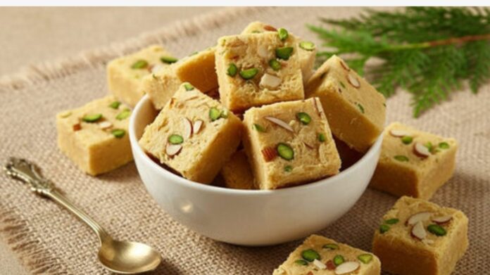 Soan Papdi: दिवाली पर सबके घर घूमने वाली ‘सोन पापड़ी’ की कहानी: जानिए कहां से आई ये रेशेदार मिठाई, भारत से या फ़ारस से?