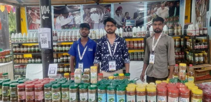 Faridabad Surajkund Mela : स्वदेशी व घर के स्वाद से भरपूर अचार और मुरब्बा बने लोगों की पसंद