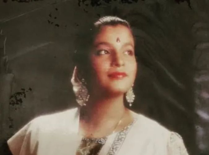 TMKOC Komal Bhabhi: TMKOC की ‘कोमल भाभी’ की जवानी की तस्वीरें देख फैंस के उड़े होश, खूबसूरती में देती थीं बॉलीवुड हसीनाओं को टक्कर