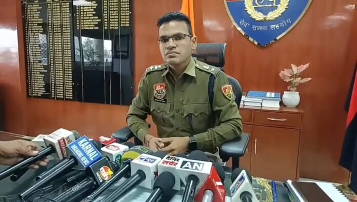 Karnal Robbery Case : पांचों आरोपी छह दिन के रिमांड पर, मुख्य आरोपी राजा के खिलाफ 56 केस Karnal Robbery Case : पांचों आरोपी छह दिन के रिमांड पर, मुख्य आरोपी राजा के खिलाफ 56 केस