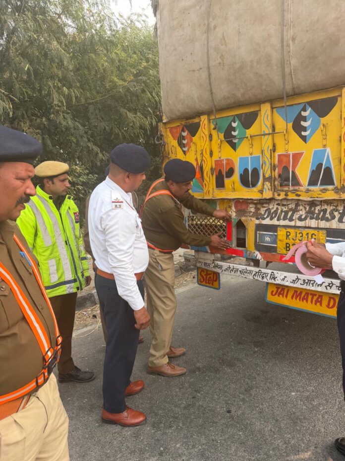 Haryana Traffic Police : धुंध के दौरान वाहन चलाते समय बरते विशेष सावधानी, इन बातों रखें खास ख्याल