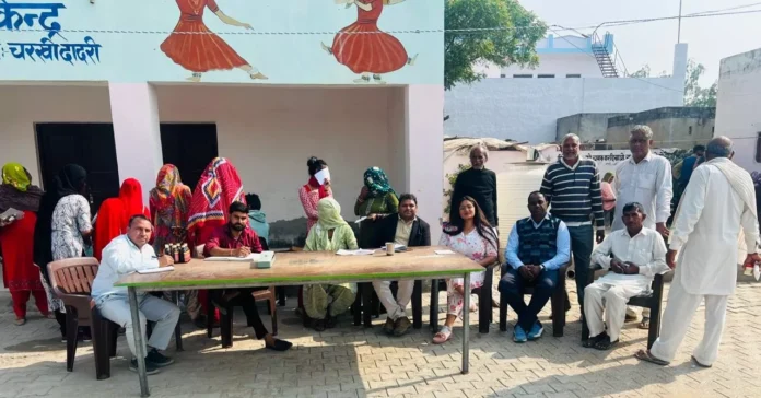 A camp was organised in Kari Aadu for free health check-up and treatment of the people.