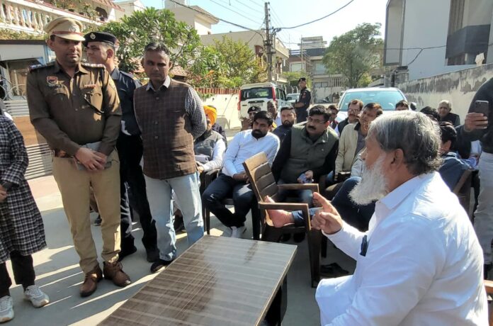 Anil Vij ने दंपत्ति व बेटी से मारपीट मामले में SHO की लगाई फटकार