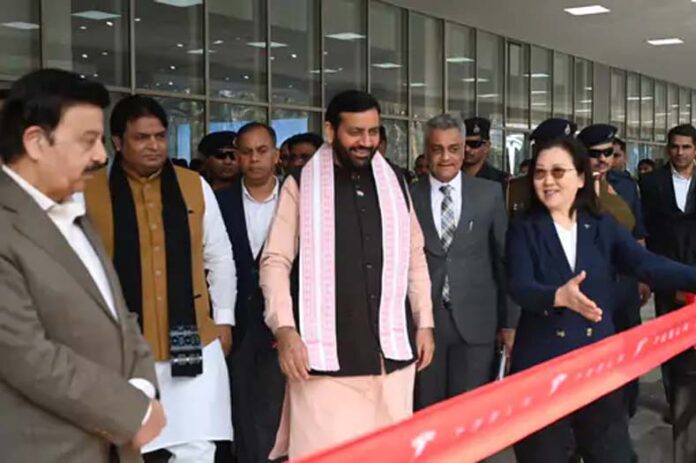 Tesla Experience Hub Inaugurate: गुरुग्राम में टेस्ला एक्सपीरियंस हब का उद्घाटन Tesla Experience Hub Inaugurate: गुरुग्राम में टेस्ला एक्सपीरियंस हब का उद्घाटन