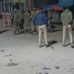 Chaos Outside Counting Centre In Bihar : बिहार की रामगढ़ विधानसभा क्षेत्र की मतगणना के दौरान बवाल, तीन पुलिसकर्मी घायल, गाड़ी में लगाई आग