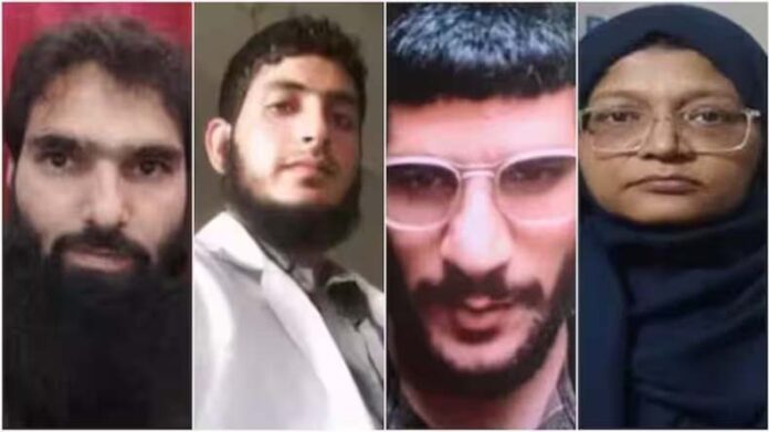 Delhi Blast Update: फिदायीन हमलावर ढूंढते थे डॉ. मुजम्मिल और शाहीन Delhi Blast Update: फिदायीन हमलावर ढूंढते थे डॉ. मुजम्मिल और शाहीन