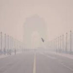 Delhi Pollution : दिल्ली के आसमान में छाई स्मॉग की चादर