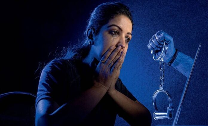 Digital Arrest से न घबराएं, तुरंत 1930 पर कॉल कर शिकायत दर्ज कराएं Digital Arrest से न घबराएं, तुरंत 1930 पर कॉल कर शिकायत दर्ज कराएं