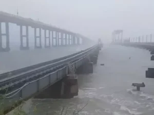 Cyclone Ditvaah: तमिलनाडु में तीन लोगों की मौत, 200 से ज्यादा झोंपड़ी क्षतिग्रस्त, जानें IMD का लेटेस्ट अपडेट