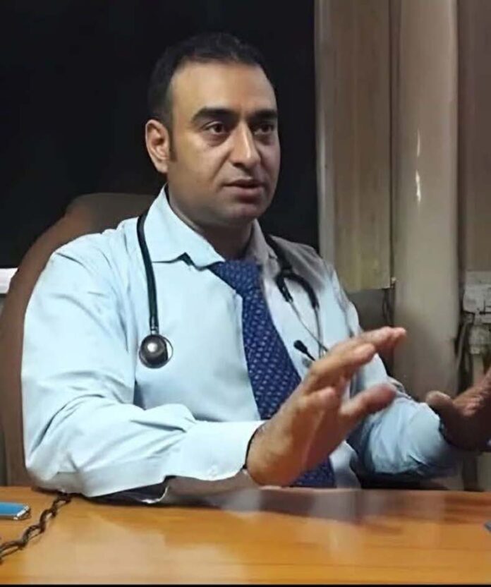 Delhi Blast Update: डॉ. निसार की पत्नी-बेटी हाउस, 10 एमबीबीएस छात्रों के मोबाइल जब्त