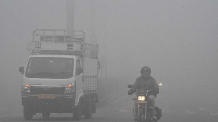 Haryana Weather Update: हरियाणा के 10 जिलों में धुंध का यलो अलर्ट