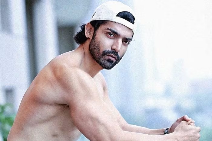 Gurmeet Choudhary First Kissing Scene