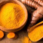 Guruwar Upay: गुरुवार के दिन हल्दी से करें ये उपाय