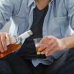 Haryana News जाम छलकाने के शौक़ीन हो जाएं सावधान ! ठेके के बाहर शराब पीते मिले तो खैर नहीं