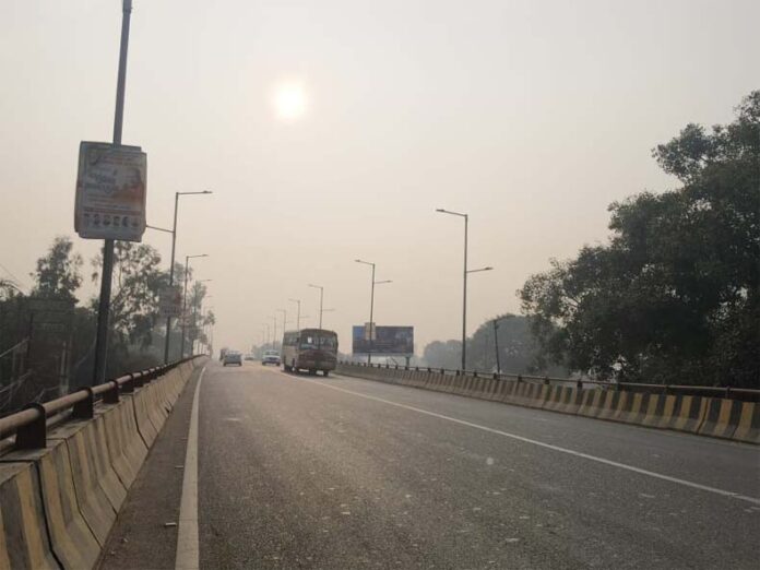 Haryana Weather Update: हरियाणा में आज से बदलेगा मौसम, और बढ़ सकती है ठंड Haryana Weather Update: हरियाणा में आज से बदलेगा मौसम, और बढ़ सकती है ठंड