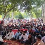 Horticulture and road workers protest in front of the Municipal Corporation office, Commissioner's assurances end