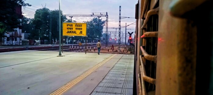 Big News For Railway Passengers : जाखल से हिसार रूट पर 7 ट्रेनें रद्द, उत्तर भारत का एक प्रमुख जंक्शन हैं जाखल रेलवे स्टेशन Big News For Railway Passengers : जाखल से हिसार रूट पर 7 ट्रेनें रद्द, उत्तर भारत का एक प्रमुख जंक्शन हैं जाखल रेलवे स्टेशन